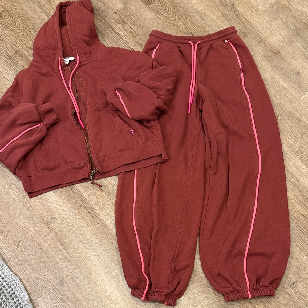 JoyLab sweatsuit set